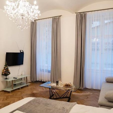Cozy Flat By Wenceslas Square! Prague Exterior photo