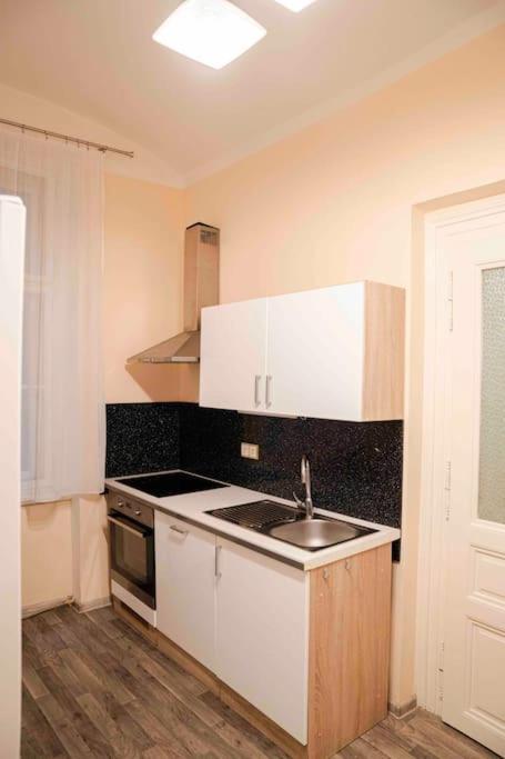 Cozy Flat By Wenceslas Square! Prague Exterior photo