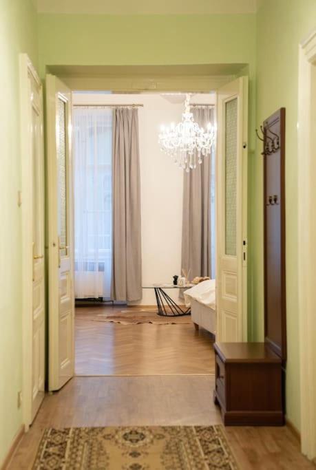 Cozy Flat By Wenceslas Square! Prague Exterior photo